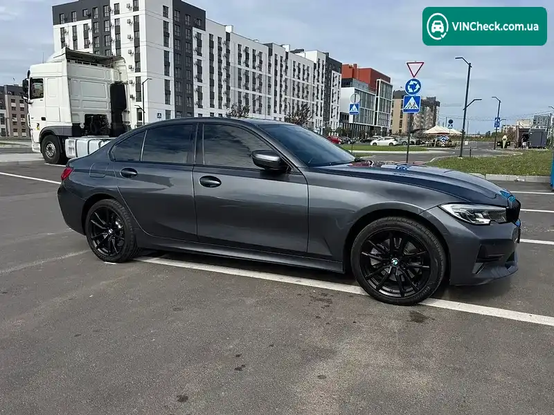 BMW 3 Series 2018, фото з оголошення 2 з 20, VIN WBA5R7C5XKAE82534