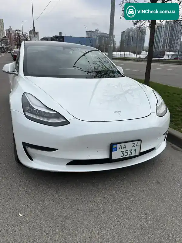 Tesla Model 3 2019, фото з оголошення 2 з 11, VIN 5YJ3E1EB8KF511636