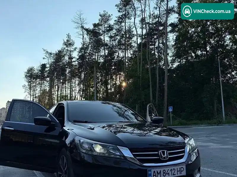 Honda Accord 2013, фото з оголошення 2 з 20, VIN 1HGCR2F56DA056625