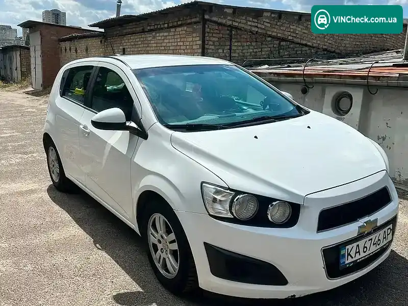 Chevrolet Sonic 2016, фото з оголошення 2 з 10, VIN 1G1JC6SG9G4161130