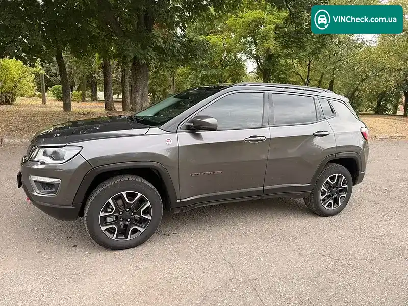 Jeep Compass 2020, фото з оголошення 2 з 9, VIN 3C4NJDDB5LT156838