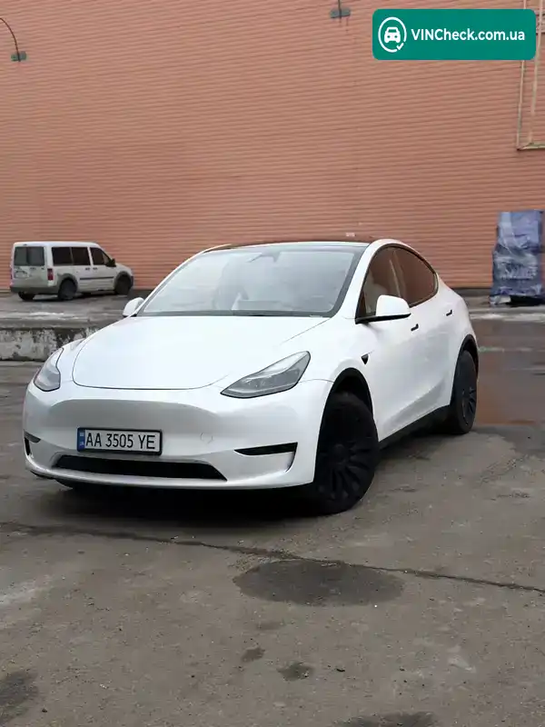 Tesla Model Y 2024, фото з оголошення 2 з 21, VIN 7SAYGDEE3RA279534
