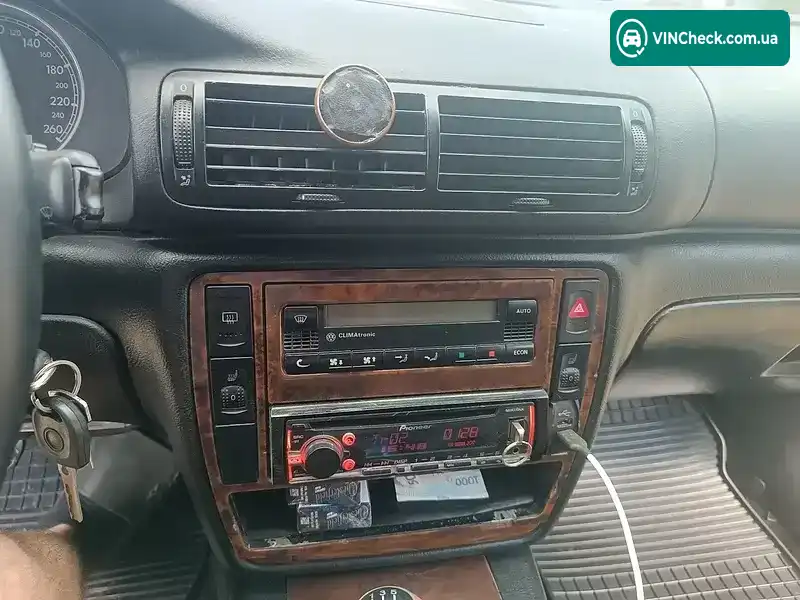 Volkswagen Passat 1999, фото з оголошення 2 з 20, VIN WVWZZZ3BZYP100308