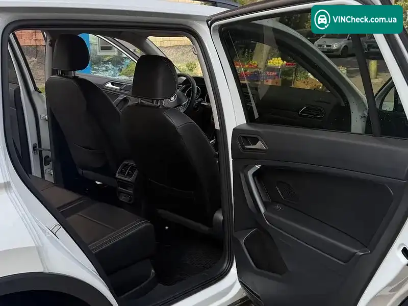 Volkswagen Tiguan 2021, фото з оголошення 1 з 20, VIN 3VV2B7AX9MM076781