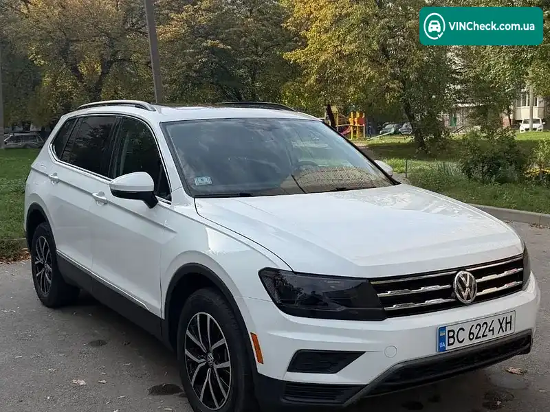 Volkswagen Tiguan 2021, фото з оголошення 2 з 20, VIN 3VV2B7AX9MM076781