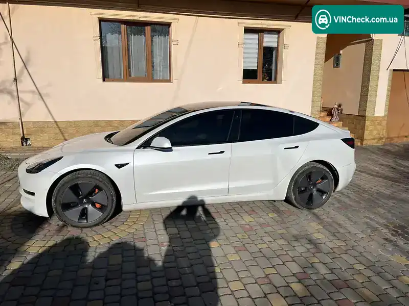 Tesla Model 3 2021, фото з оголошення 2 з 10, VIN 5YJ3E1EA9MF929875