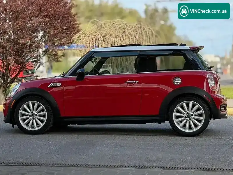 MINI Hatch 2010, фото з оголошення 2 з 21, VIN WMWSV3C52BTY10120