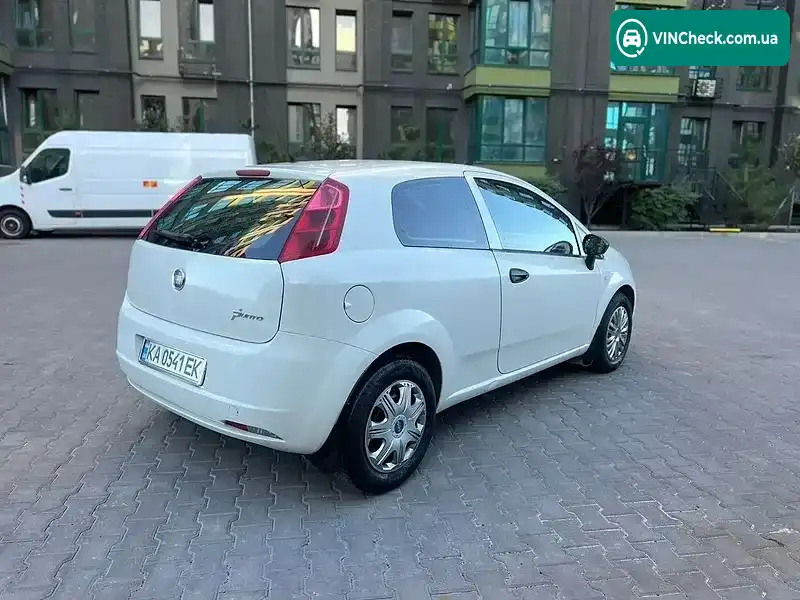 Fiat Punto 2011, фото з оголошення 2 з 16, VIN ZFA19900000819617