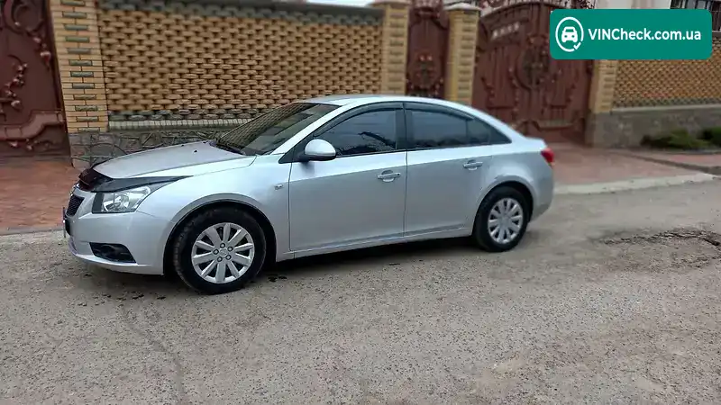 Chevrolet Cruze 2010, фото з оголошення 2 з 18, VIN KL1JF69E9AK754600