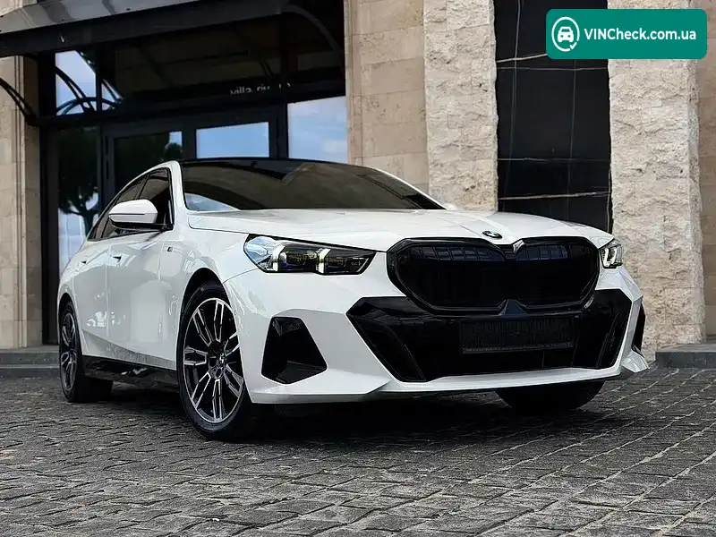 BMW 5 Series 2024, фото з оголошення 1 з 20, VIN WBA11FJ090CS02074