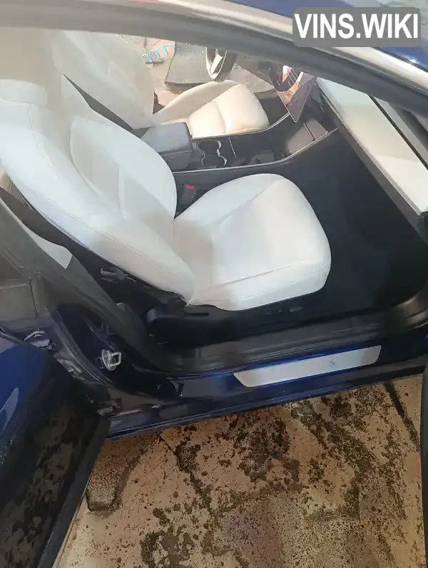 Tesla Model 3 2018, фото з оголошення 2 з 19, VIN 5YJ3E1EA5JF156088