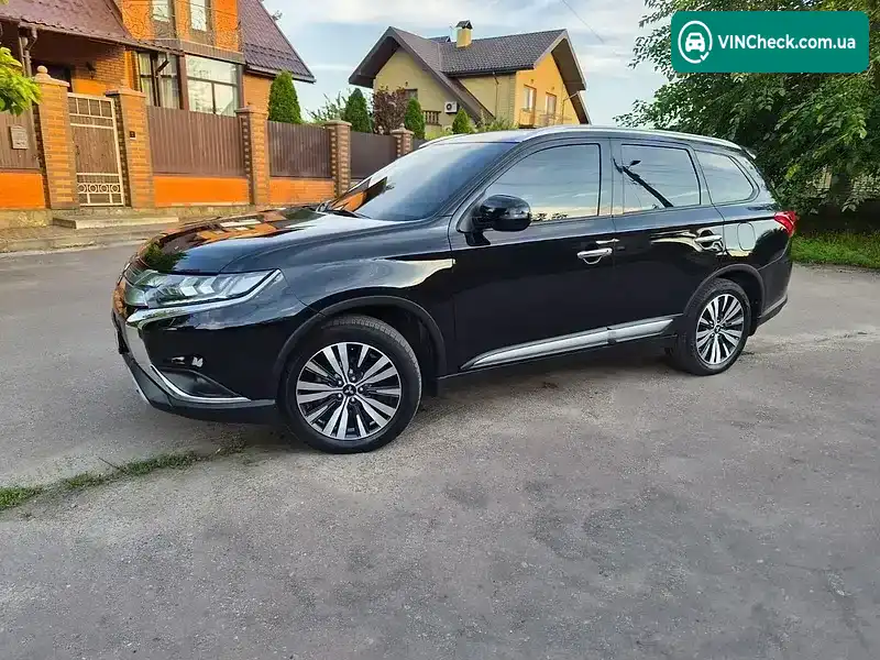 Mitsubishi Outlander 2019, фото з оголошення 2 з 20, VIN JMBXTGF3WLJ000197