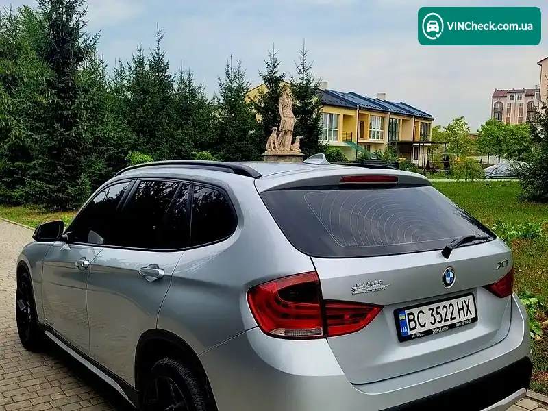 BMW X1 2012, фото з оголошення 2 з 18, VIN WBAVM5C58DVL63666