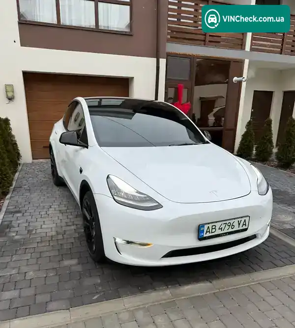 Tesla Model Y 2023, фото з оголошення 2 з 21, VIN 7SAYGDEE3PA104309