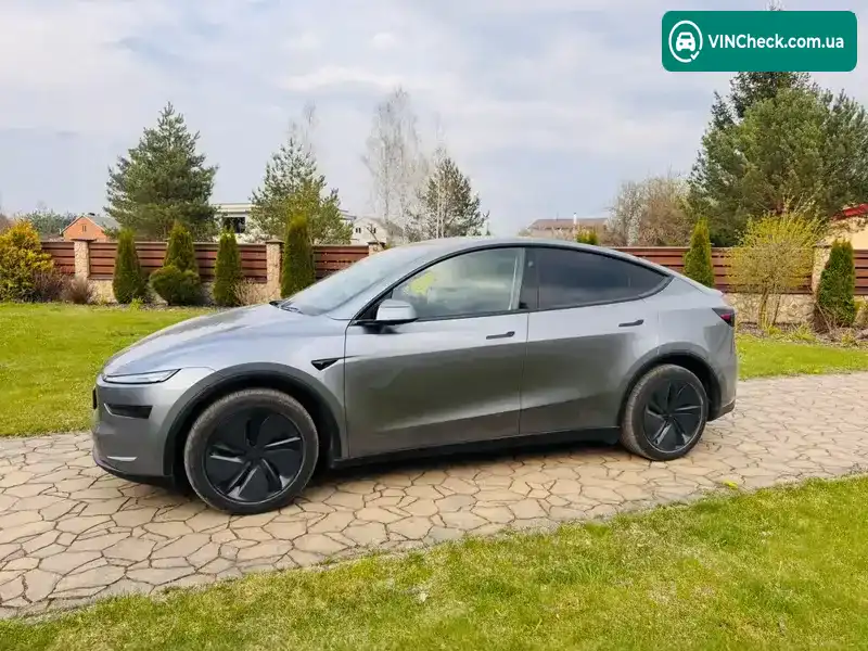 Tesla Model Y 2025, фото з оголошення 1 з 21, VIN 7SAYGDEE9TF357034