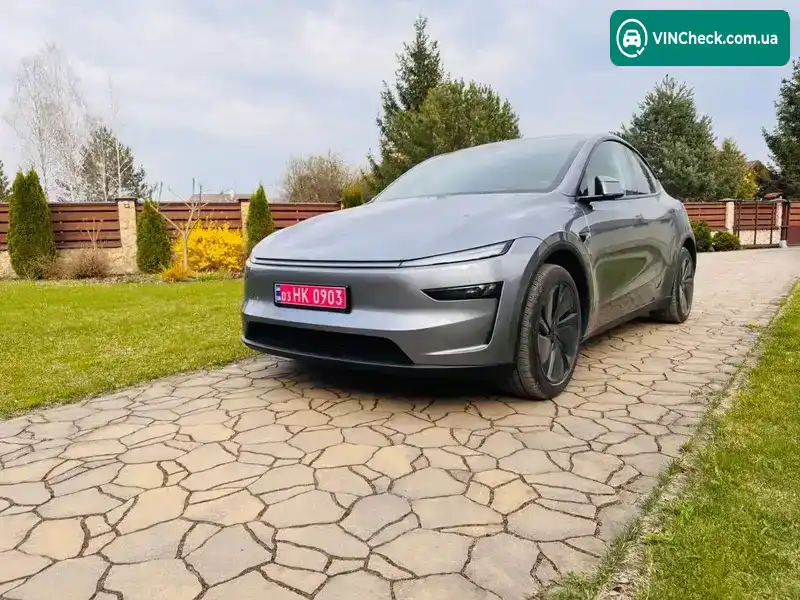 Tesla Model Y 2025, фото з оголошення 2 з 21, VIN 7SAYGDEE9TF357034