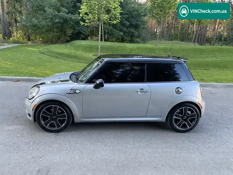 MINI Hatch 2008, фото з оголошення 2 з 19, VIN WMWMF71010TU91407
