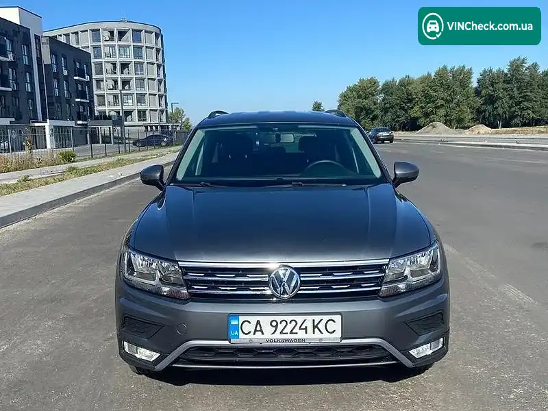 Volkswagen Tiguan 2018, фото з оголошення 2 з 15, VIN 3VV0B7AX7JM123700