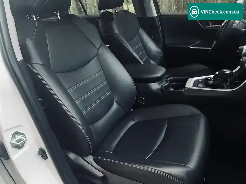 Toyota RAV4 2019, фото з оголошення 2 з 20, VIN JTMRW3FV00J010614