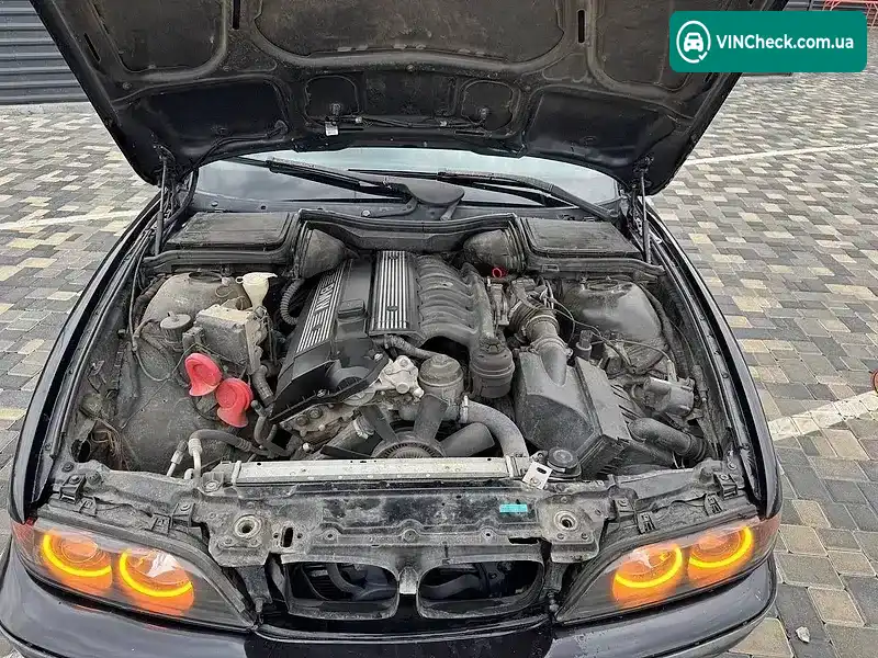 BMW 5 Series 1998, фото з оголошення 2 з 10, VIN WBADD11050BN52556