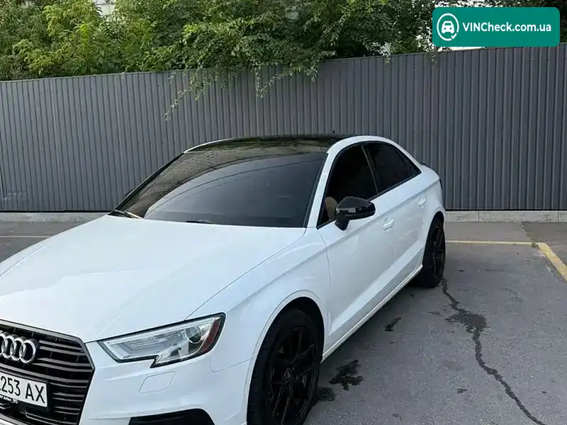 Audi A3 2017, фото з оголошення 2 з 20, VIN WAUAUGFF4J1037011