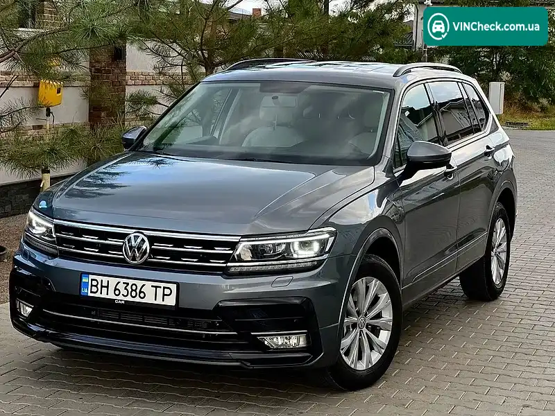 Volkswagen Tiguan 2018, фото з оголошення 1 з 20, VIN 3VV0B7AXXJM208563