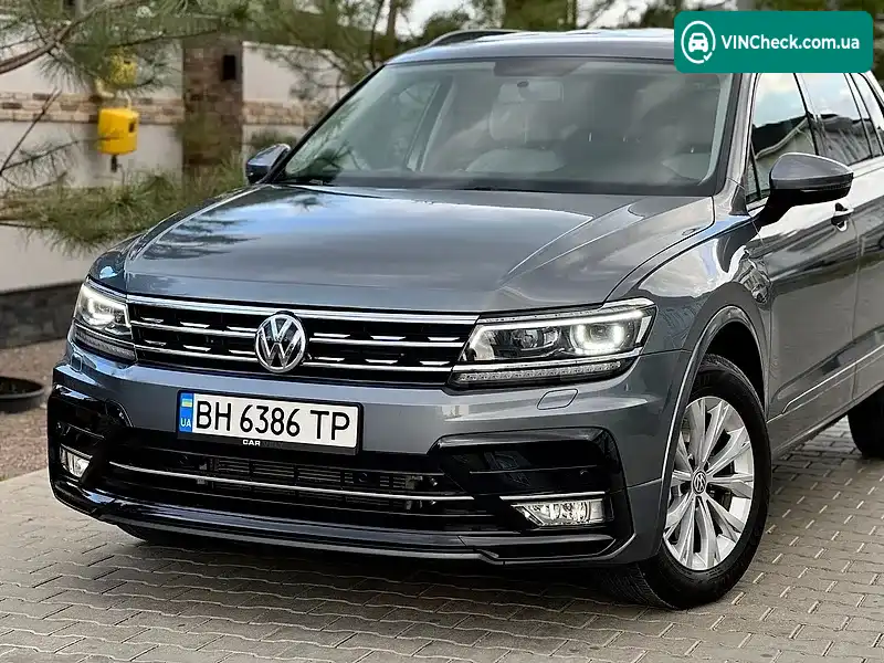 Volkswagen Tiguan 2018, фото з оголошення 2 з 20, VIN 3VV0B7AXXJM208563