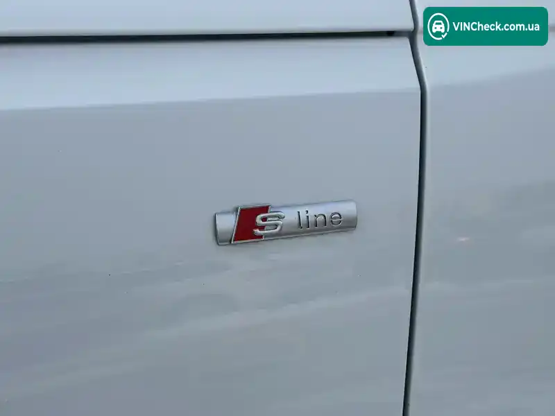 Audi A4 2021, фото з оголошення 2 з 21, VIN WAUZZZF43NN002778