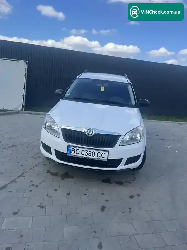 Skoda Roomster 2010, фото з оголошення 2 з 10, VIN TMBNK65J7B5026606