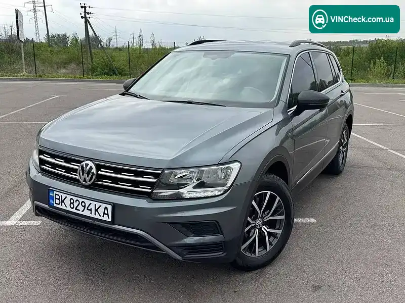 Volkswagen Tiguan 2018, фото з оголошення 1 з 20, VIN 3VV3B7AX5JM220827