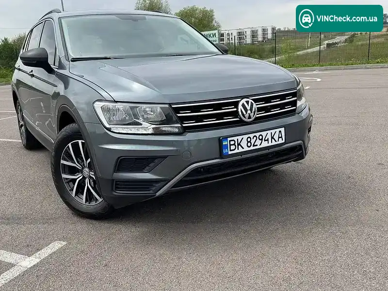 Volkswagen Tiguan 2018, фото з оголошення 2 з 20, VIN 3VV3B7AX5JM220827