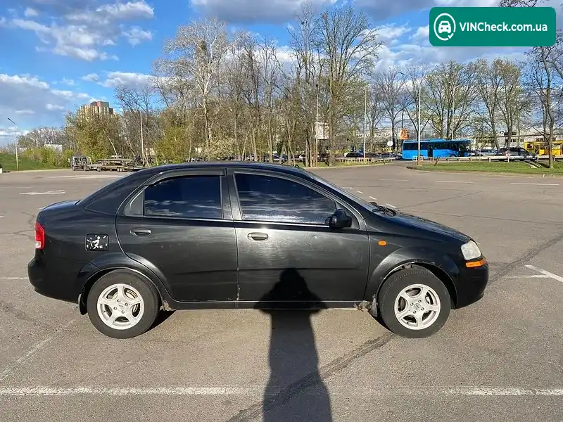 Chevrolet Aveo 2005, фото з оголошення 2 з 20, VIN Y6DSF69YE5B394693