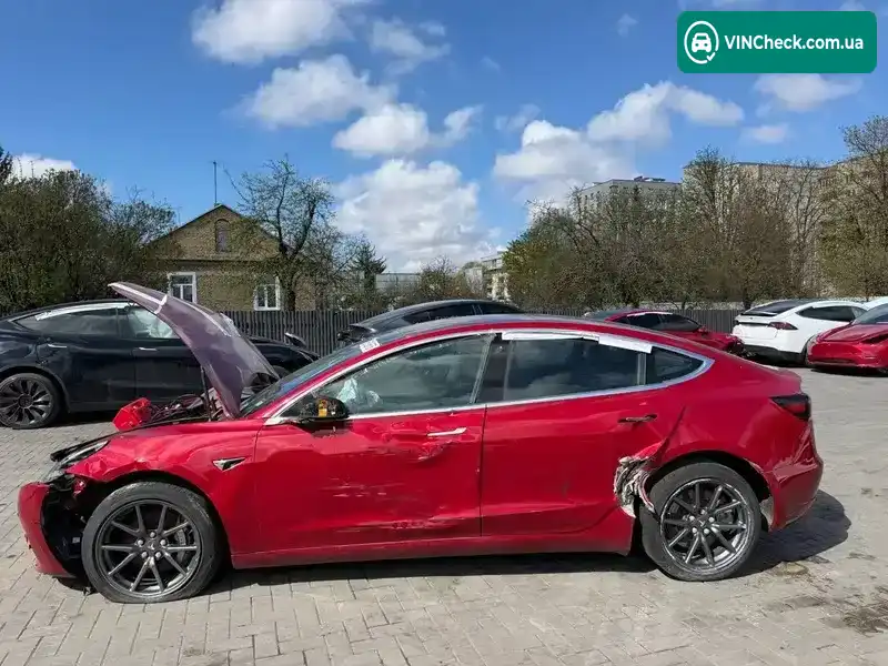 Tesla Model 3 2018, фото з оголошення 2 з 21, VIN 5YJ3E1EA2JF002972