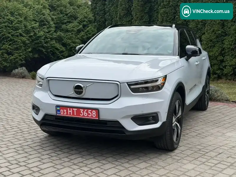 Volvo XC40 2021, фото з оголошення 2 з 20, VIN YV4ED3URXN2685864