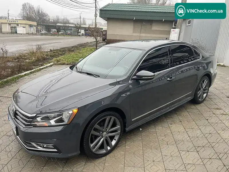 Volkswagen Passat 2017, фото з оголошення 1 з 20, VIN 1VWDT7A33HC067242