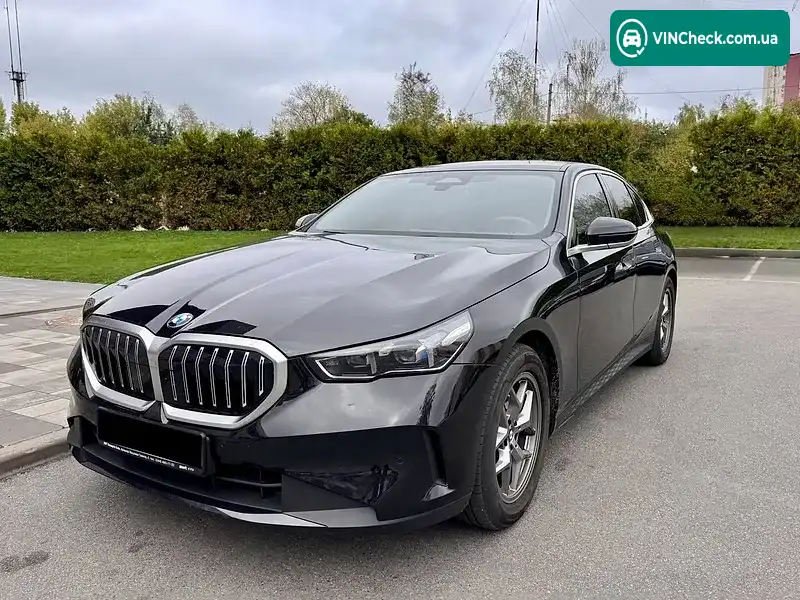 BMW 5 Series 2025, фото з оголошення 1 з 10, VIN WBA11FJ090CV66608