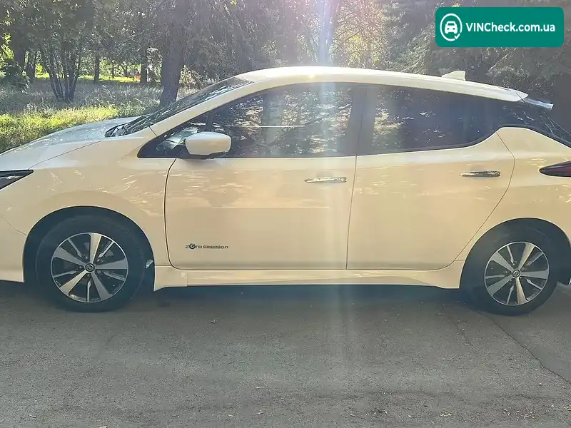 Nissan Leaf 2020, фото з оголошення 2 з 9, VIN SJNFAAZE1U0107564