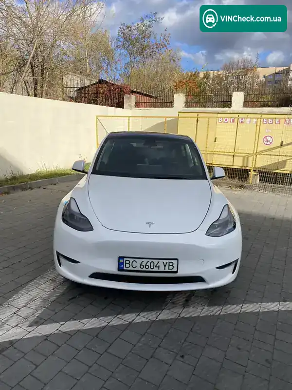 Tesla Model Y 2022, фото з оголошення 2 з 17, VIN 7SAYGDEEXNF558380