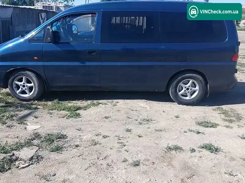 Hyundai H-1 2002, фото з оголошення 2 з 9, VIN KMJWVH7HP3U498784