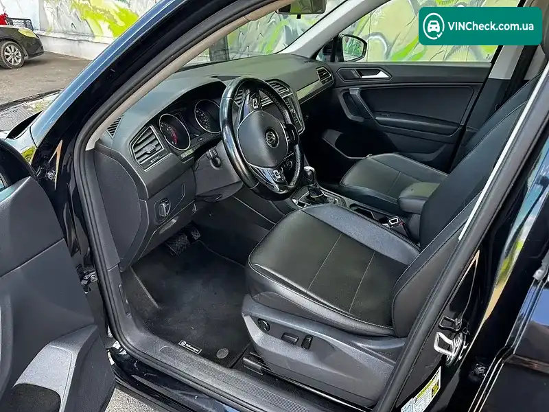 Volkswagen Tiguan 2019, фото з оголошення 2 з 8, VIN 3VV2B7AX5KM074331