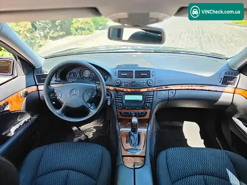 Mercedes-Benz E-Class 2005, фото з оголошення 2 з 16, VIN WDB2110201A913462