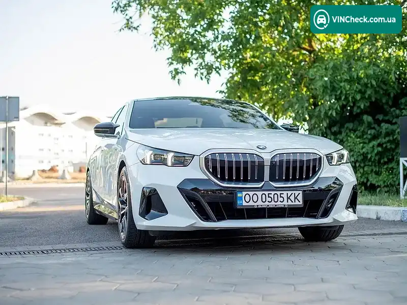 BMW 5 Series 2024, фото з оголошення 1 з 20, VIN WBA41FL0XRCS00437