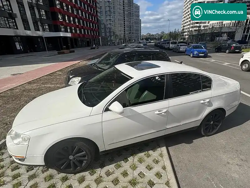 Volkswagen Passat 2010, фото з оголошення 2 з 8, VIN WVWJM7AN3AE102621