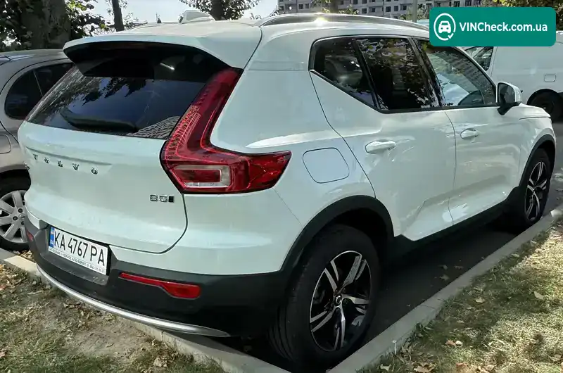 Volvo XC40 2022, фото з оголошення 2 з 12, VIN YV4L12UV8P2951098