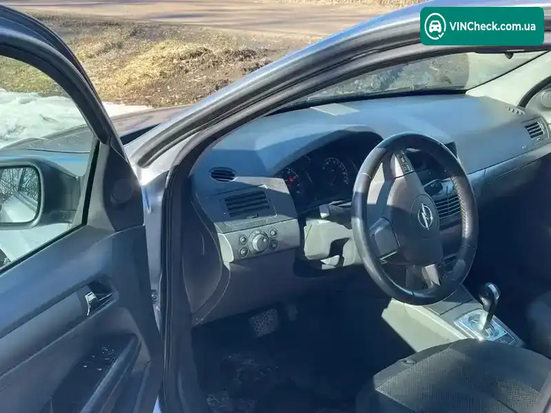 Opel Astra 2005, фото з оголошення 2 з 14, VIN Y6D0AHL4865046684