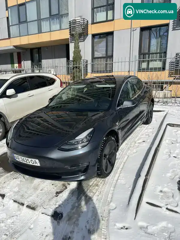 Tesla Model 3 2018, фото з оголошення 1 з 3, VIN 5YJ3E1EB3JF113765