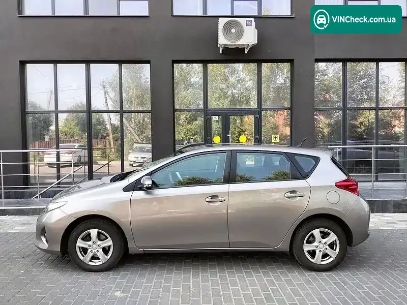 Toyota Auris 2013, фото з оголошення 2 з 19, VIN SB1KT4JE10E007970
