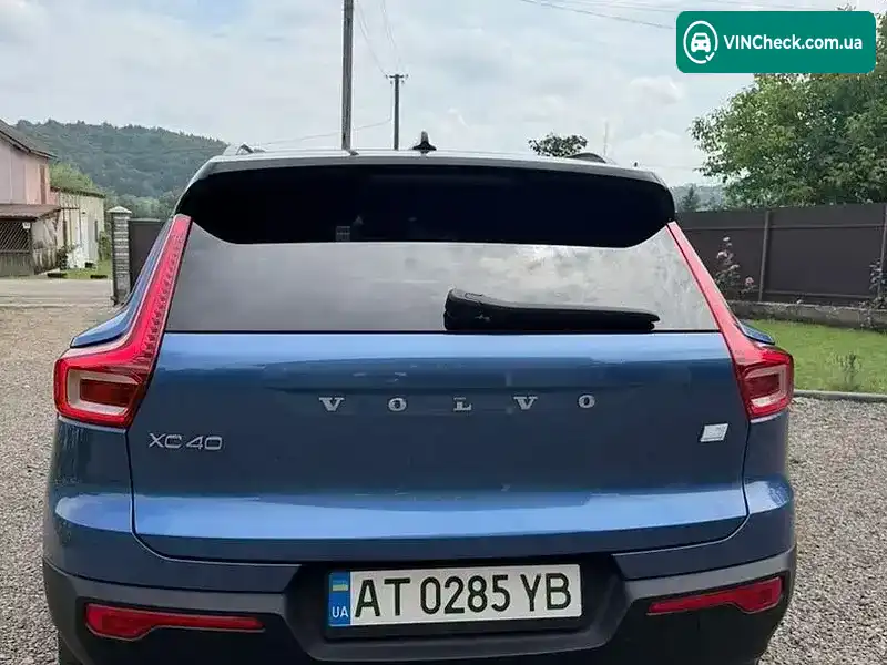 Volvo XC40 2020, фото з оголошення 2 з 20, VIN YV1XZEDVEM2522160