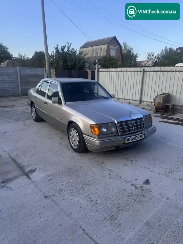 Mercedes-Benz E-Class 1993, фото з оголошення 1 з 5, VIN WDB12403218888248