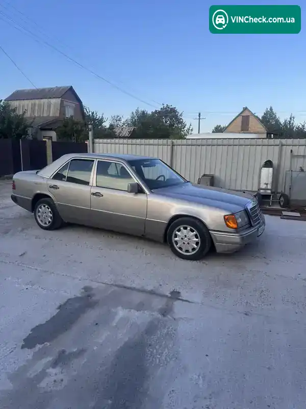 Mercedes-Benz E-Class 1993, фото з оголошення 2 з 5, VIN WDB12403218888248